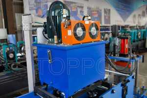 Machine de formage à froid entièrement automatique pour la fabrication de gouttières en acier pour toitures métalliques - Product Image 3