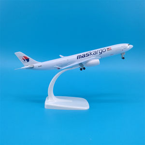 Haute simulation 1/300 échelle malaisie Maskargo modèle d'avion personnalisable livraison OEM pour les entreprises de <span class=keywords><strong>logistique</strong></span> de fret - Product Image 6