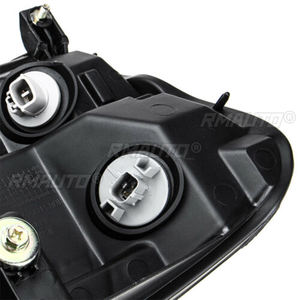 Conjunto de Faros Delanteros para Mitsubishi Pajero Montero 2000-2006 con Bombillas LED, Lentes de PC Negras, Izquierdo y Derecho - Product Image 5