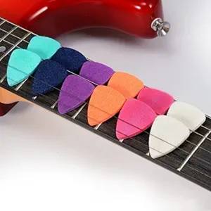 Púa de fieltro de colores para ukelele, para uso en guitarra. Almohadilla de Fieltro con Forma Especial para Púa de Guitarra. - Product Image 1