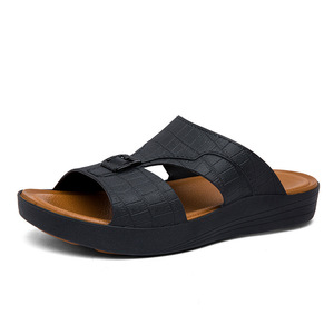 Chaussons en PU tendance pour hommes, légers, à semelle épaisse, amortissants, doux, respirants, confortables, avec semelle intérieure en PU imperméable pour l'hiver - Product Image 5