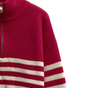 Pull court à col roulé mi-zippé rose vif et rayures blanches pour femme, élégant, basique, imprimé rayé, en maille, marque privée - Product Image 3