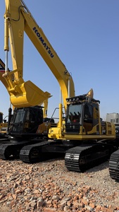 Excavatrice d'occasion Komatsu PC 240LC-8 à bas prix en bon état à vendre avec peu d'heures de fonctionnement - Vente flash en ligne - Product Image 4