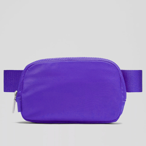 กระเป๋าคาดเอวทรงสปอร์ตขนาดเล็ก 1 ลิตร รุ่น Unisex จากคลังสินค้า USA สายสะพายไหล่กว้างเรียบเนียน ซิปโลหะ เหมาะสำหรับใช้ในชีวิตประจำวัน - Product Image 4