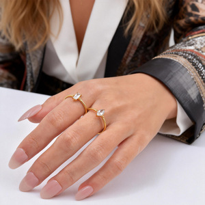 แหวนแฟชั่นสตรี แหวนเปิดทรงสี่เหลี่ยมวงรีเรียบง่ายสแตนเลสสตีล - Product Image 3