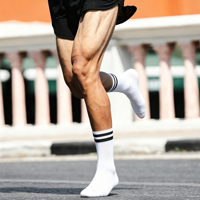 Chaussettes de course de haute qualité avec logo personnalisé, chaussettes de cyclisme respirantes, chaussettes de sport pour hommes avec logo personnalisé, compression et performance