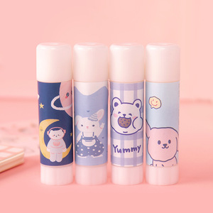 Pegamento Sólido de Alta Viscosidad con Diseño de Dibujos Animados, 9g, para Manualidades, Material Escolar y de Oficina, Barra de Pegamento PVA - Product Image 4
