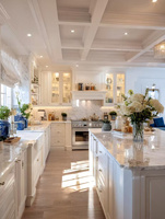 Set Kabinet Dapur Mewah Putih Prancis dengan Display Kaca, Material Kayu Modular, dan Meja Dapur Marmer