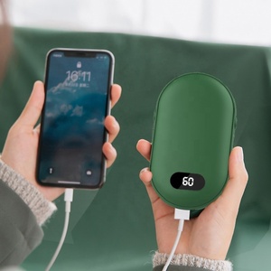 2023 YiPin OEM ODM USB recargable reutilizable portátil de bolsillo lindo calentador de manos eléctrico personalizado juegos de regalo banco de energía - Product Image 2