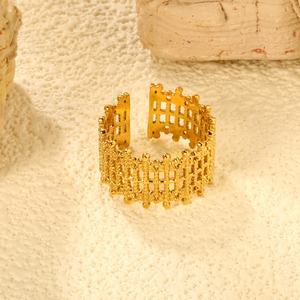 แหวนสแตนเลสชุบทอง 18k แบบฝรั่งเศส ทันสมัย ขายส่ง ไม่ลอก ไม่ดำ แหวนวงใหญ่แบบซ้อนได้ แหวนเปิดวงกลวงสำหรับผู้หญิง - Product Image 6