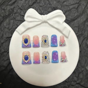 <span class=keywords><strong>Luna</strong></span> crea pegatinas de uñas artísticas hechas a mano, doradas y moradas, con forma de pico de pato y flores realzadas a mano, que son de ensueño. - Product Image 2