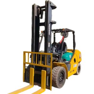 Montacargas HELI Usado de 5 Toneladas, Montacargas Diésel Komatsu Japonés FD50-17, Montacargas TCM/Mitsubishi de 5 Toneladas de Segunda Mano - Product Image 1