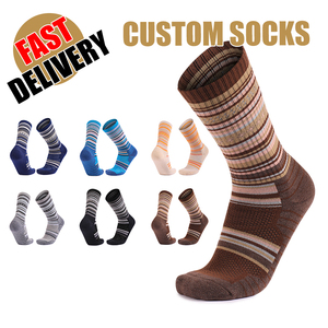 Bas prix Soins de la peau Offre Spéciale Logo personnalisé Chaussettes de <span class=keywords><strong>ski</strong></span> unisexe chaudes et foncées de couleur Randonnée Hiver en laine mérinos épaisse - Product Image 2