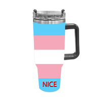 Gobelet isotherme personnalisé en acier inoxydable de 40 oz avec motif arc-en-ciel transgenre pour la conduite quotidienne sur autoroute, le camping en montagne et les pauses café au bureau