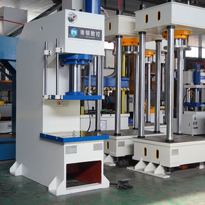 Presse hydraulique à cadre en C de 100 tonnes avec guidage à quatre colonnes pour le pressage et le redressage des pièces métalliques - Product Image 5