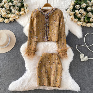 Luxuriöses Damen 2-Teiliges Set Perlenbesetzte Kunstpelz-Ärmel Jacke Pailletten-Rock Set Elegantes Blendendes Jugendliches Party-Outfit - Product Image 1