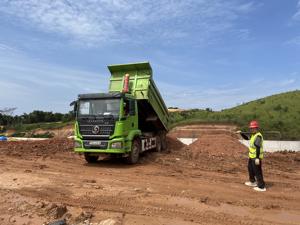 新款萨格莫托 X3 轻型自卸车 11-20T 载重能力 玉柴柴油发动机 欧二标准自卸车 - Product Image 1