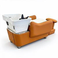 Ensemble de fauteuil de coiffure et de lavage en cuir PU blanc et orange avec base dorée, station de lavage de cheveux pour salon de beauté et barbier