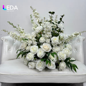 Decoración de Boda LEDA, Bola de Flores de Rosas Blancas y Hojas Verdes, Bola de Flores Artificiales, Centro de Mesa para Decoración de Bodas - Product Image 2