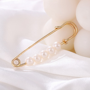 Broche de diamantes de imitación con perlas y cristales para ropa, seguridad y moda, 5,1x1,5 cm, alfileres en tono dorado - Product Image 3