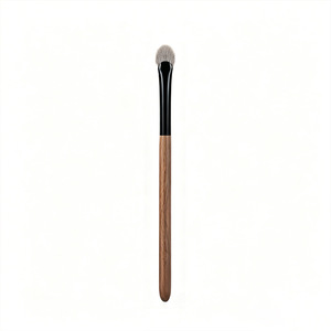 Pinceau illuminateur à manche en bois, poils d'animaux, forme éventail, pour éclaircir le teint et appliquer le maquillage - Product Image 1