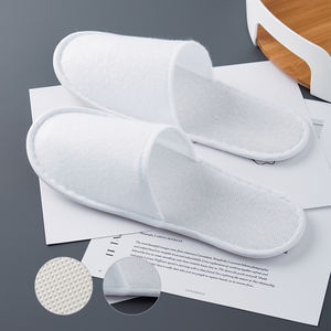 Ağırlama Spa için özel Logo çevre dostu otel terlikleri toplu yumuşak fırçalanmış kadife tek kullanımlık terlik - Product Image 4