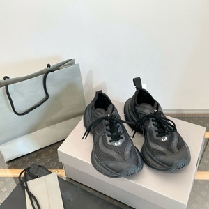 Chaussures de sport décontractées de haute qualité pour hommes et femmes, style designer, plateforme en maille, légères, absorbant les chocs, pour la course à pied et les activités de plein air - Product Image 3