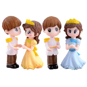 Figuras de princesas del príncipe para niños, figuritas en miniatura para decoración de bonsái, estatua artesanal de resina, DIY, 2 uds.