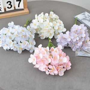 Bouquet d'hortensias artificiels Yoshinobu, petite taille, fleurs en soie, couleur claire, décoration d'intérieur pour table - Product Image 2
