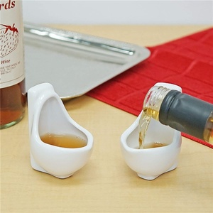 Vente directe d'usine Best-seller 40ml tasse d'urinoir en céramique 2 pièces ensemble amusant nouveauté verre <span class=keywords><strong>à</strong></span> vin pour la rentrée meilleur vendeur Amazon - Product Image 4