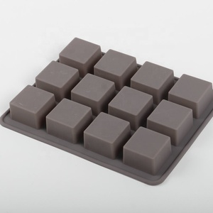 Moules à savon en silicone 12 cavités carrés bricolage à la main <span class=keywords><strong>moule</strong></span> à gâteau en silicone pour la fabrication de glace pouding muffin pain brownie - Product Image 2