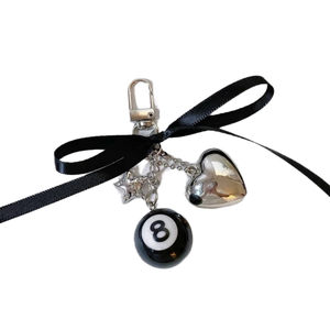 2025 vente en gros nouveau One Shot noir 8 pendentif porte-clés argent en forme de coeur lanière de téléphone en métal avec corde suspendue en PVC pour les filles - Product Image 3