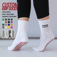 Chaussettes de Pilates antidérapantes en coton pour femmes, avec grip, pour yoga, barre et danse, personnalisables avec logo OEM ODM