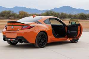 Coupé Deportivo de Edición Limitada por el 10.º Aniversario, Motor Boxer de 2.4L, Transmisión Manual de 6 Velocidades, Tracción Trasera, Modelo 2023 en Venta - Product Image 2