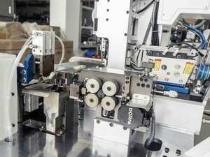 Máquina prensadora de terminales de inserción de posición múltiple completamente automática con máquina de inmersión de estaño Pelacables - Product Image 4