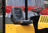 Rouleau compresseur vibrant à double tambour DR Brand DR-1T avec une force d'excitation de 30KN pour le compactage de l'asphalte et du sol dans la construction
