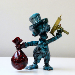 Nueva Llegada: Estatua Personalizada del Pato Billón con Pistola y Bolsa de Dinero, Modelo del Pato <span class=keywords><strong>Donald</strong></span> para Escultura Artística, Manualidad de Resina del Pato Scrooge McDuck - Product Image 1