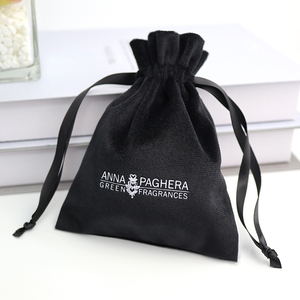 Bolsa de terciopelo negra de alta calidad con cordón, personalizable en tamaño y material, para zapatos, tacones altos, y embalaje de joyas. - Product Image 3