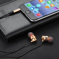 Grosir 1.2M Earphone Berkabel 3.5mm dengan Mic Headphone Stereo In-ear untuk iPhone dan Android