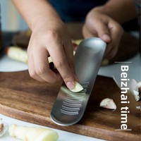 Japanse geïmporteerde roestvrijstalen wasabi-molen, mosterdraspplank, multifunctionele rasp, gember-knoflook zester, handmatig gereedschap