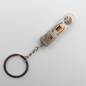 Vente en gros de porte-clés souvenirs touristiques allemands porte-clés 3D en métal gaufré et aluminium porte-clés coupe-ongles promotionnel - Product Image 4