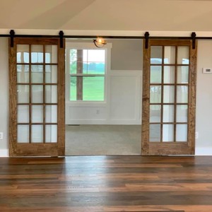 <span class=keywords><strong>Porte</strong></span> <span class=keywords><strong>de</strong></span> <span class=keywords><strong>grange</strong></span> intérieure à <span class=keywords><strong>double</strong></span> dérivation-Deux panneaux coulissants <span class=keywords><strong>sur</strong></span> des voies parallèles pour des ouvertures extra larges - Product Image 1