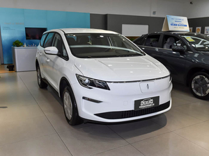 รถยนต์ไฟฟ้าพลังงานใหม่ Geely Livan8 รุ่นปี 2026 พวงมาลัยซ้าย ระยะทางวิ่ง 545 กม. - Product Image 3