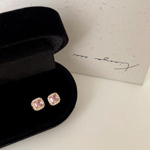 ต่างหูแฟชั่นทันสมัย ชุบทอง 18k เครื่องประดับแฟชั่นปี 2025 ต่างหูทองแดงประดับเพชรซิร์คอนสำหรับผู้หญิง - Product Image 6