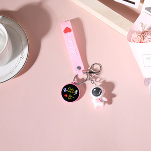 3D lindo astronauta 3 Pack llavero <span class=keywords><strong>Kawaii</strong></span> PVC llavero niños niñas regalo perfecto niños 5mm espesor mochila/Airpods/reloj Digital - Product Image 3