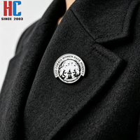Broche Gótico de Metal Esmaltado Moderno Personalizado de Fábrica con 20 Años de Experiencia, con Diseño 'Dios no permite que las mujeres tengan hobbies' para Coven de Brujas