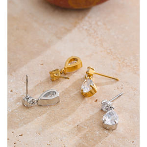 JINYOU 2690 Nuovi Orecchini Raffinati in Acciaio Inossidabile Placcato Oro con Zirconia Cubica Geometrica Pendente - Product Image 4