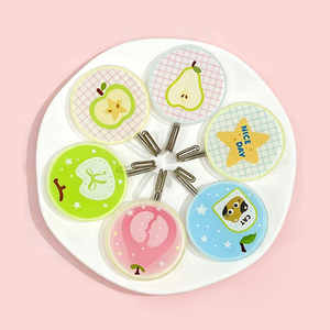Crochets muraux décoratifs ronds en plastique, mignons et originaux, pour chambre d'enfant, décoration de fête, vente en gros - Product Image 1