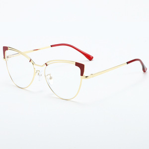 Nouveau oeil <span class=keywords><strong>de</strong></span> chat métal Anti lumière bleue <span class=keywords><strong>lunettes</strong></span> cadre changement <span class=keywords><strong>de</strong></span> couleur <span class=keywords><strong>lunettes</strong></span> plates pour femmes myopie visage uni peut être jumelé <span class=keywords><strong>lunettes</strong></span> - Product Image 6