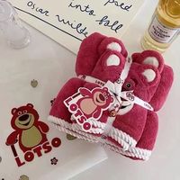 Vente en gros usine/OEM : Ensemble serviette de bain et tapis de bain Ours rose avec broderie de dessin animé pour l'été, petite couverture douce en polaire corail
